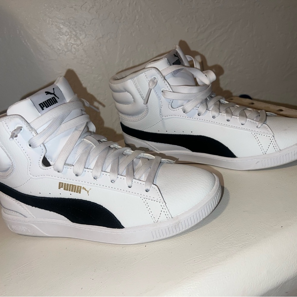 Puma Women's White and Black High-Top Sneakers